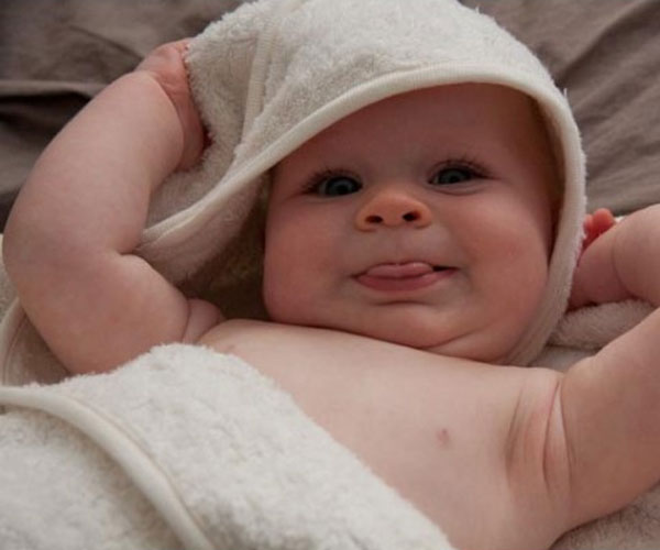 https://organiccotton.net.au/wp-content/uploads/Baby-Towel-with-Hood.jpg